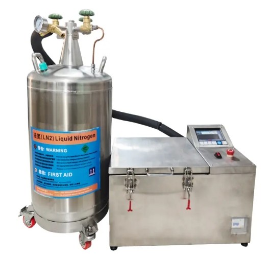 Automatic freezer for semen straws Automatic freezer for semen straws